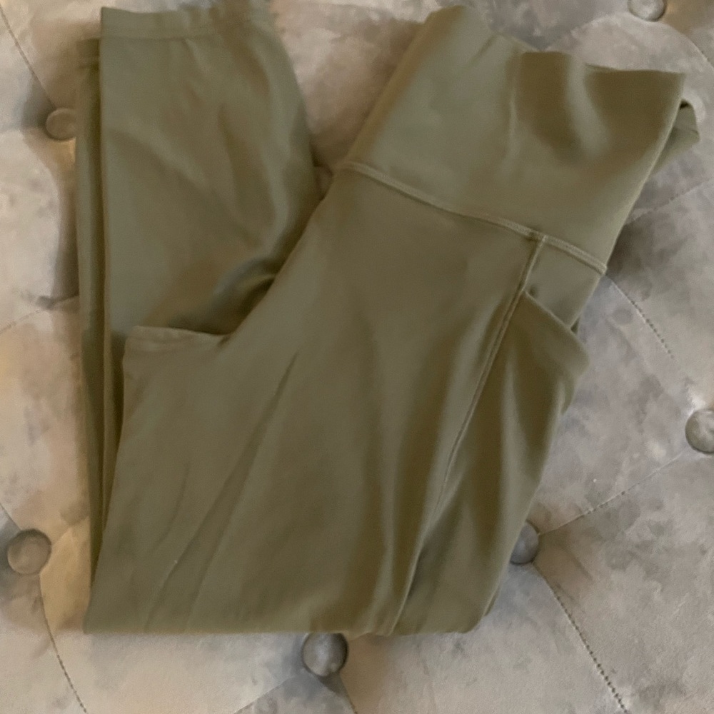 New Without Tags - Athleta Salutation High Rise Mesh 7/8 Legging
